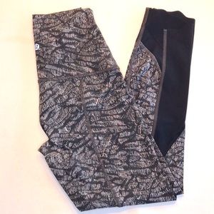 Lululemon leggings with scalloped bottom, 2/4